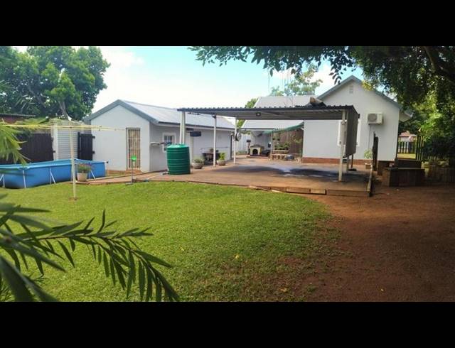 2 BEDROOM HOUSE FOR SALE IN PRESTBURY